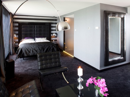 Penthouse Suite Ebony